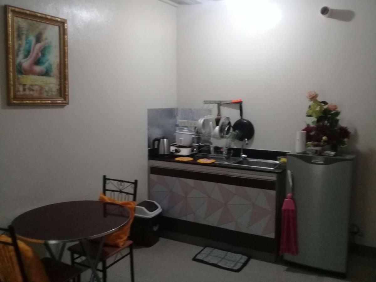 Emmanuel'S Service Apartment Near The Airport Manila Esterno foto